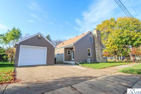 1729 N Broad Street Mankato MN 56001