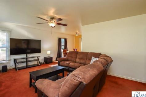 1729 N Broad Street Mankato MN 56001