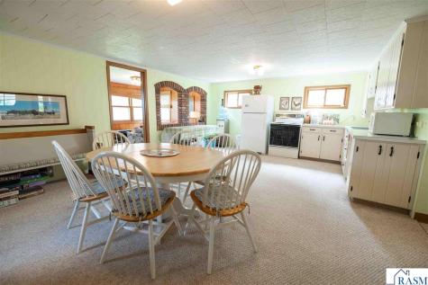 16 Shoreview Lane Winnebago MN 56098