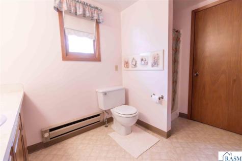 16 Shoreview Lane Winnebago MN 56098