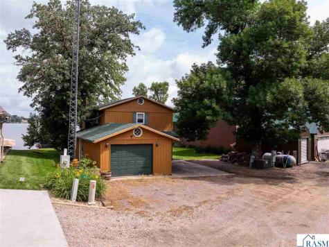 16 Shoreview Lane Winnebago MN 56098