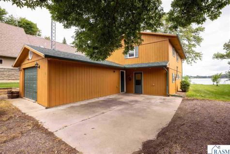 16 Shoreview Lane Winnebago MN 56098