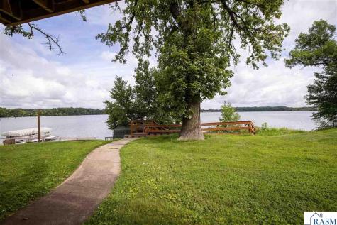 16 Shoreview Lane Winnebago MN 56098