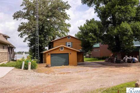 16 Shoreview Lane Winnebago MN 56098
