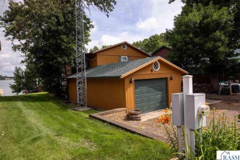 16 Shoreview Lane Winnebago MN 56098