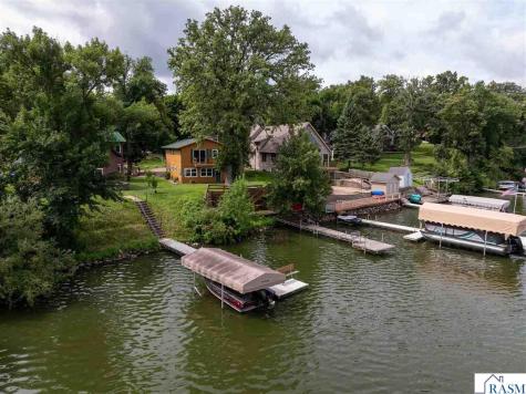 16 Shoreview Lane Winnebago MN 56098