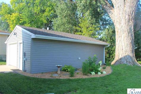1041 Quincy Street North Mankato MN 56003
