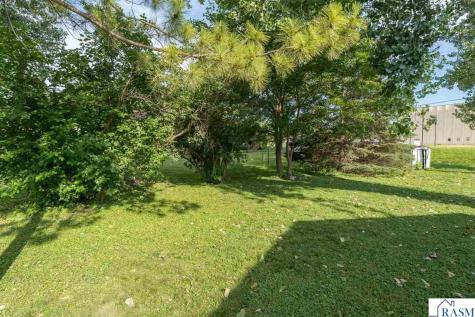 1041 Quincy Street North Mankato MN 56003