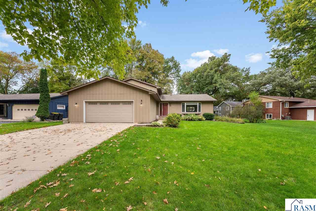 1003 Shady Oak Drive North Mankato MN 56003