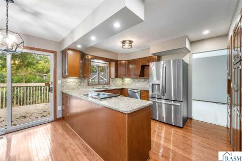 1003 Shady Oak Drive North Mankato MN 56003