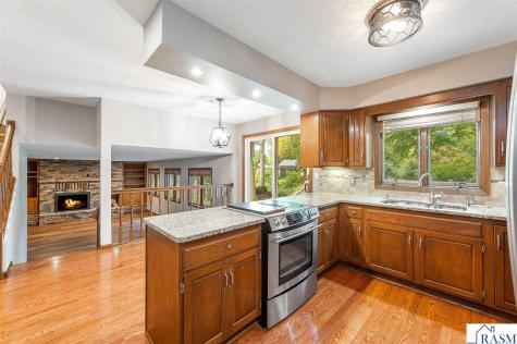 1003 Shady Oak Drive North Mankato MN 56003