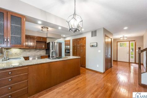 1003 Shady Oak Drive North Mankato MN 56003