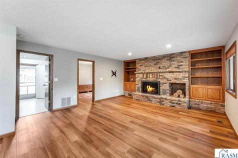 1003 Shady Oak Drive North Mankato MN 56003
