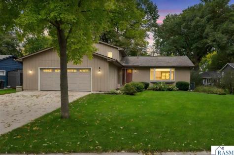 1003 Shady Oak Drive North Mankato MN 56003