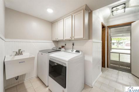 1003 Shady Oak Drive North Mankato MN 56003