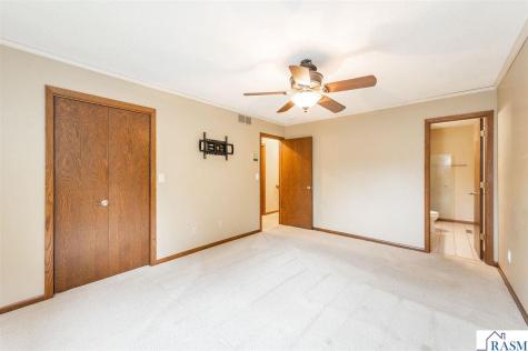 1003 Shady Oak Drive North Mankato MN 56003