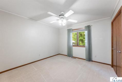 1003 Shady Oak Drive North Mankato MN 56003