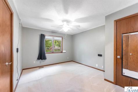 1003 Shady Oak Drive North Mankato MN 56003