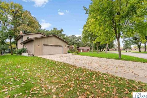 1003 Shady Oak Drive North Mankato MN 56003