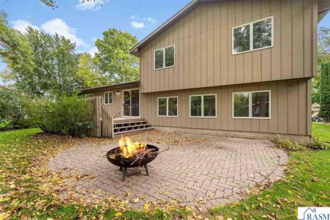 1003 Shady Oak Drive North Mankato MN 56003