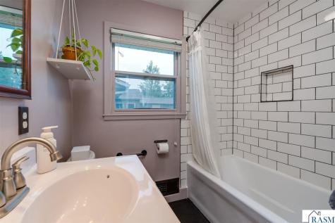 312 N Belmont Drive Mankato MN 56001