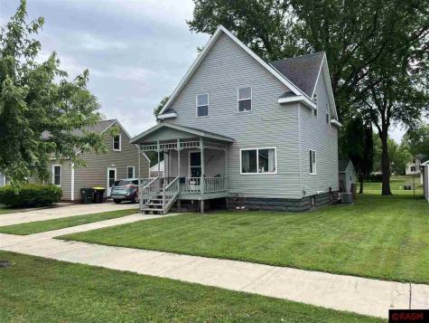 1014 N 8th Avenue St. James MN 56081