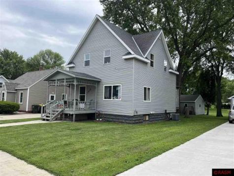 1014 N 8th Avenue St. James MN 56081