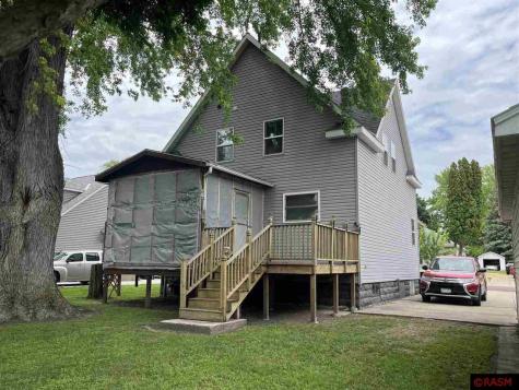 1014 N 8th Avenue St. James MN 56081