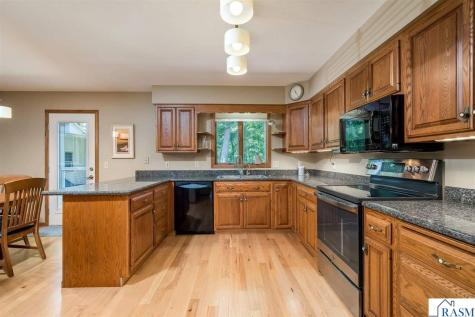 80 Canterbury Court Mankato MN 56001