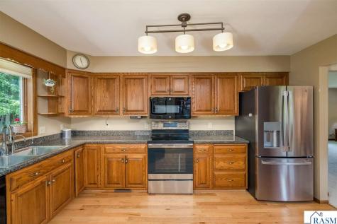 80 Canterbury Court Mankato MN 56001