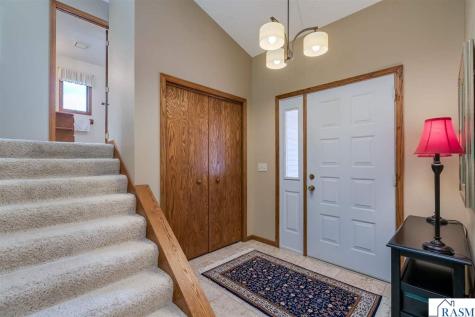80 Canterbury Court Mankato MN 56001