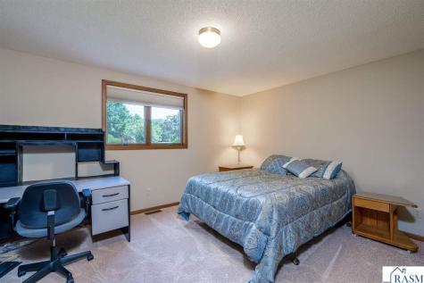 80 Canterbury Court Mankato MN 56001