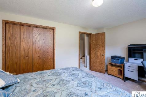 80 Canterbury Court Mankato MN 56001