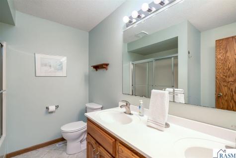 80 Canterbury Court Mankato MN 56001