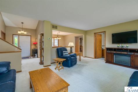 80 Canterbury Court Mankato MN 56001