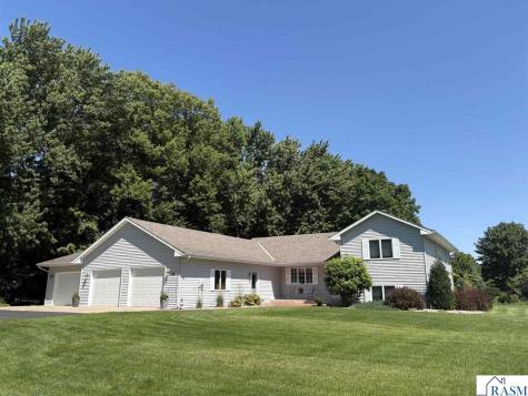 80 Canterbury Court Mankato MN 56001