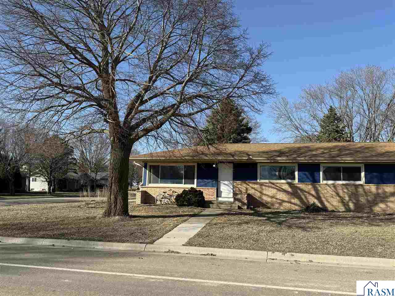 400 E North Street Waldorf MN 56091