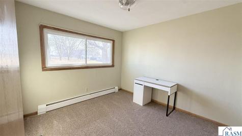 400 E North Street Waldorf MN 56091
