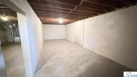 400 E North Street Waldorf MN 56091