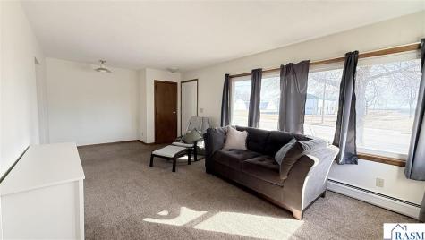 400 E North Street Waldorf MN 56091