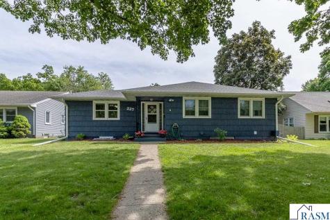 227 Westwood Drive Mankato MN 56001