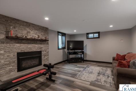 227 Westwood Drive Mankato MN 56001