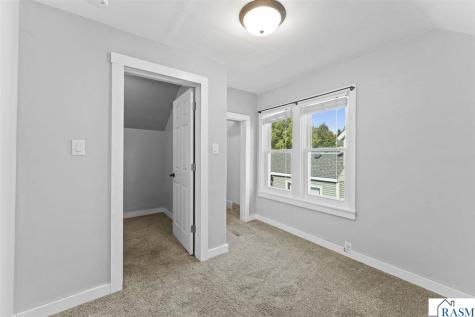 216 N 3rd Street St. Peter MN 56082