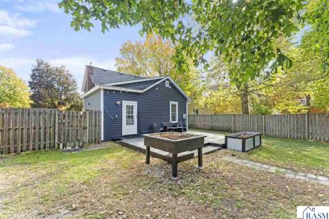 216 N 3rd Street St. Peter MN 56082