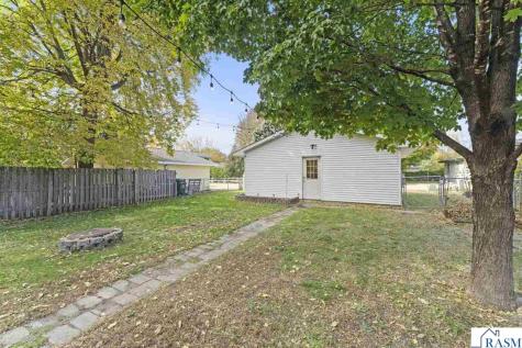 216 N 3rd Street St. Peter MN 56082
