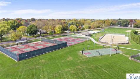 216 N 3rd Street St. Peter MN 56082
