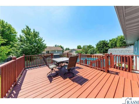 895 NE Lee Street Owatonna MN 55060-6242