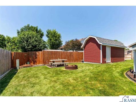 895 NE Lee Street Owatonna MN 55060-6242