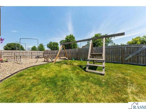 895 NE Lee Street Owatonna MN 55060-6242