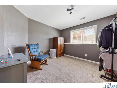 895 NE Lee Street Owatonna MN 55060-6242